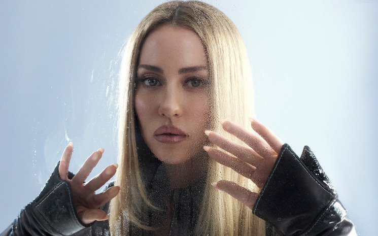 DERYA ULUĞ'DAN YENİ SİNGLE