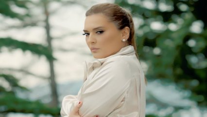 Demet Akalın'dan 